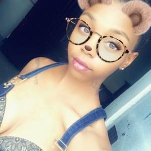 Meet your Posher, Renee